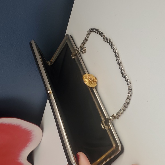 Vintage 1950s–1960s Black Handbag – Gold Rose Clasp, Short Chain - Picture 3 of 12